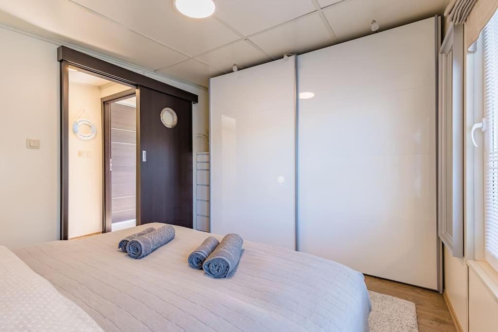 Ocarujuci Houseboat Na Dunaji Μπρατισλάβα Εξωτερικό φωτογραφία