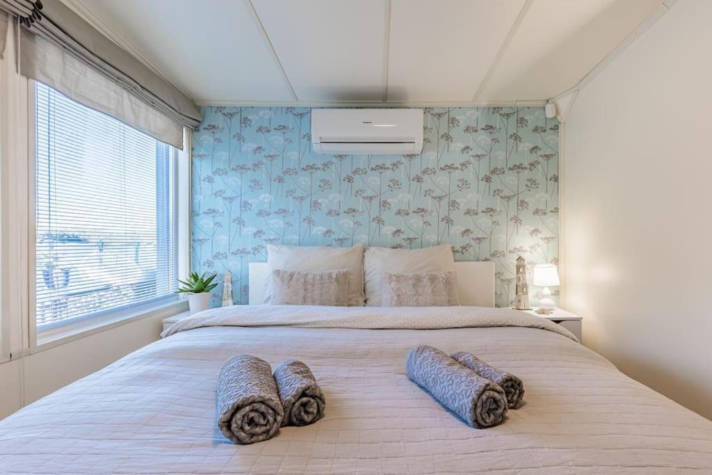 Ocarujuci Houseboat Na Dunaji Μπρατισλάβα Εξωτερικό φωτογραφία